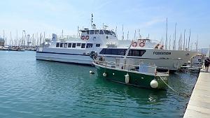 13 Toulon son port et les bateaux de plaisance.